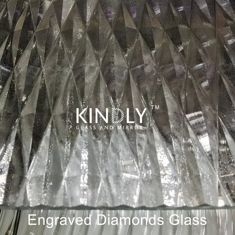 Grooved glass,engraved glass, carved glass, sculpted glass